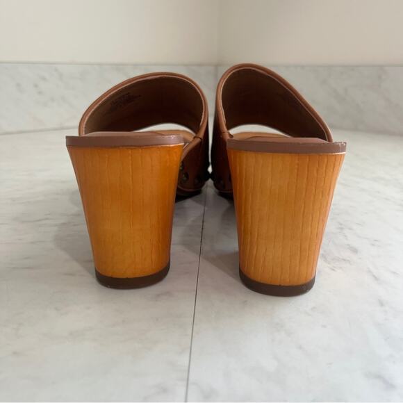 Lucky Brand Fineena Leather Heel - Picture 3 of 11